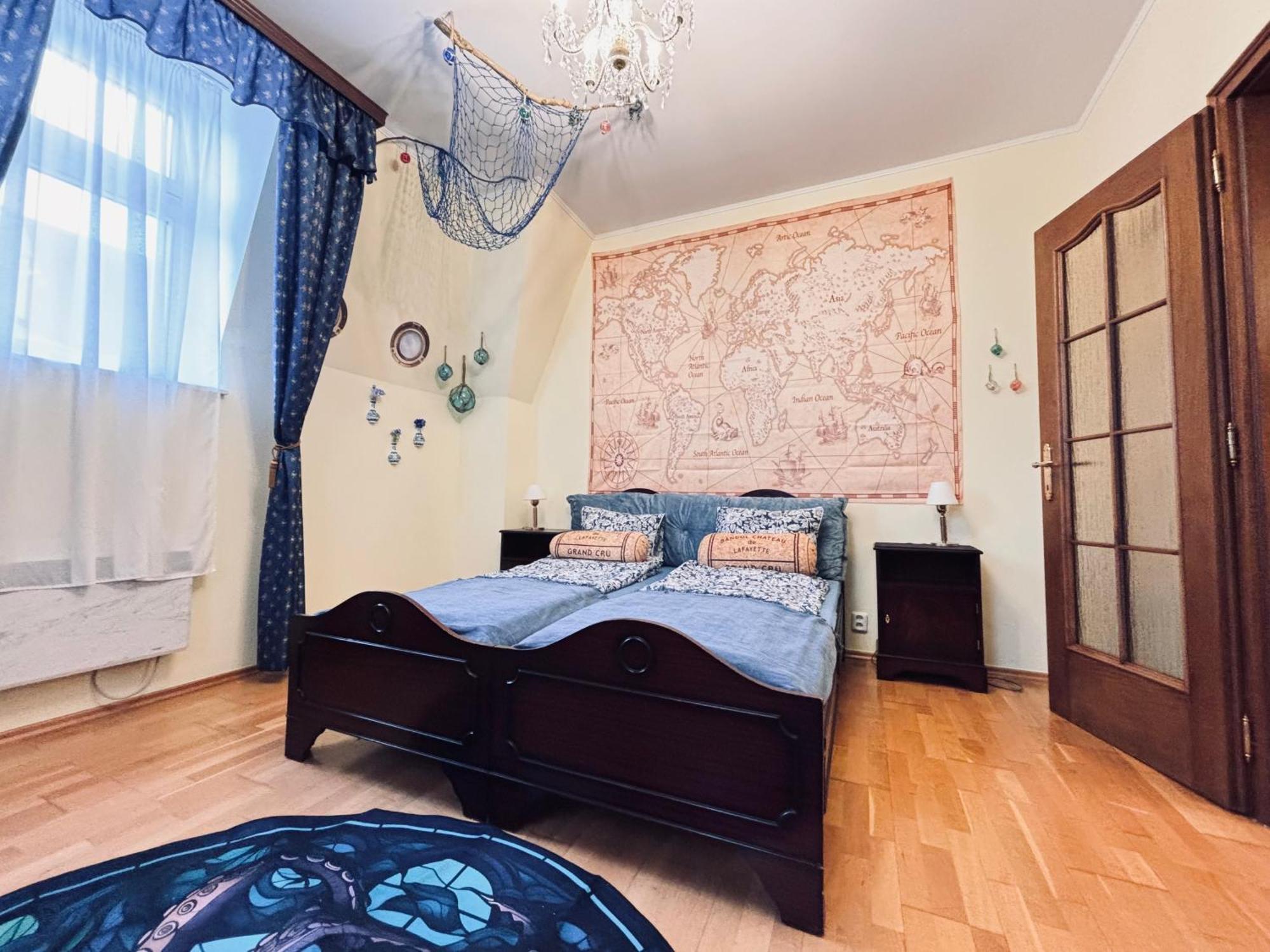 Pirate Family, Theme Room, Free Parking Карловы Вары Экстерьер фото